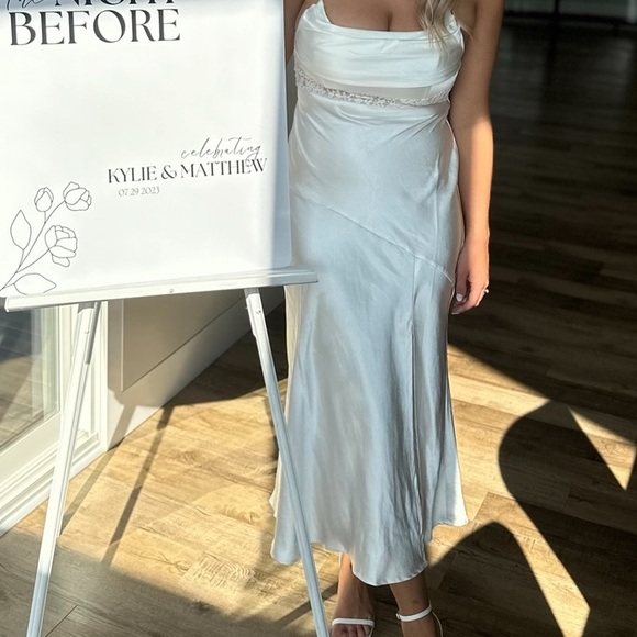 Hello Molly White Satin Midi Dress - Picture 2 of 3